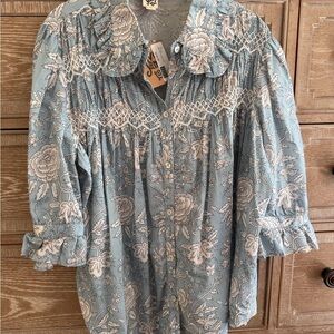 Ivy Jane Blue and White Floral Blouse